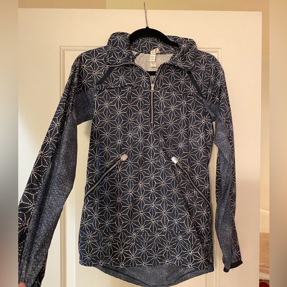 Lululemon Lightweight Running Jacket // Blue & White Patterned // Size: 4
